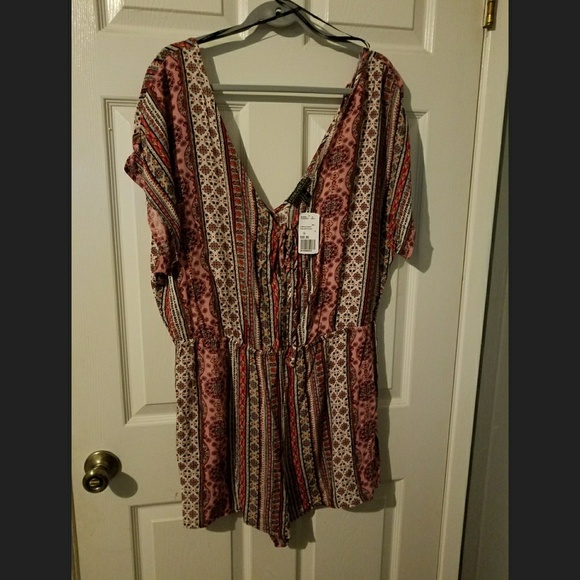 2/$20 Short Romper - Picture 3 of 4
